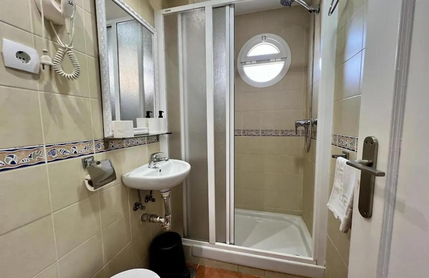 Appartamento El Rincon De La Carihuela Torremolinos Esterno foto